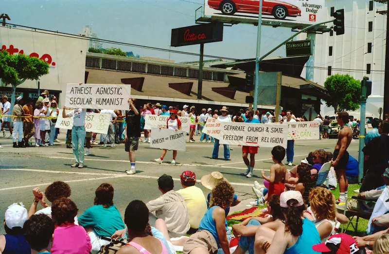 Groupe de personnes se définissant comme athées lors d'une marche pacifique, Los Angeles 1991